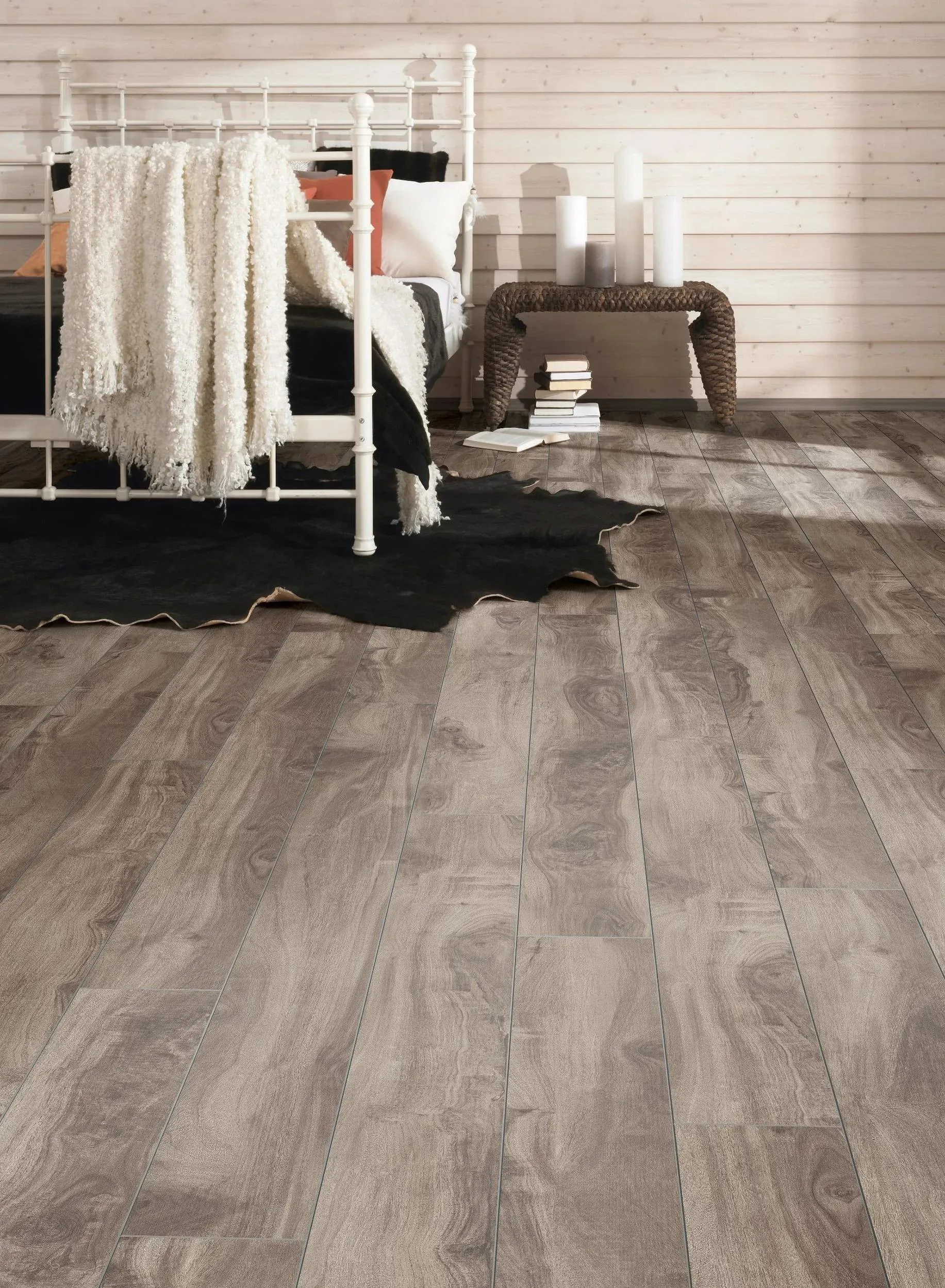 Goodfellow Dreamfloor Midnight Walnut 721268219 Laminate Flooring