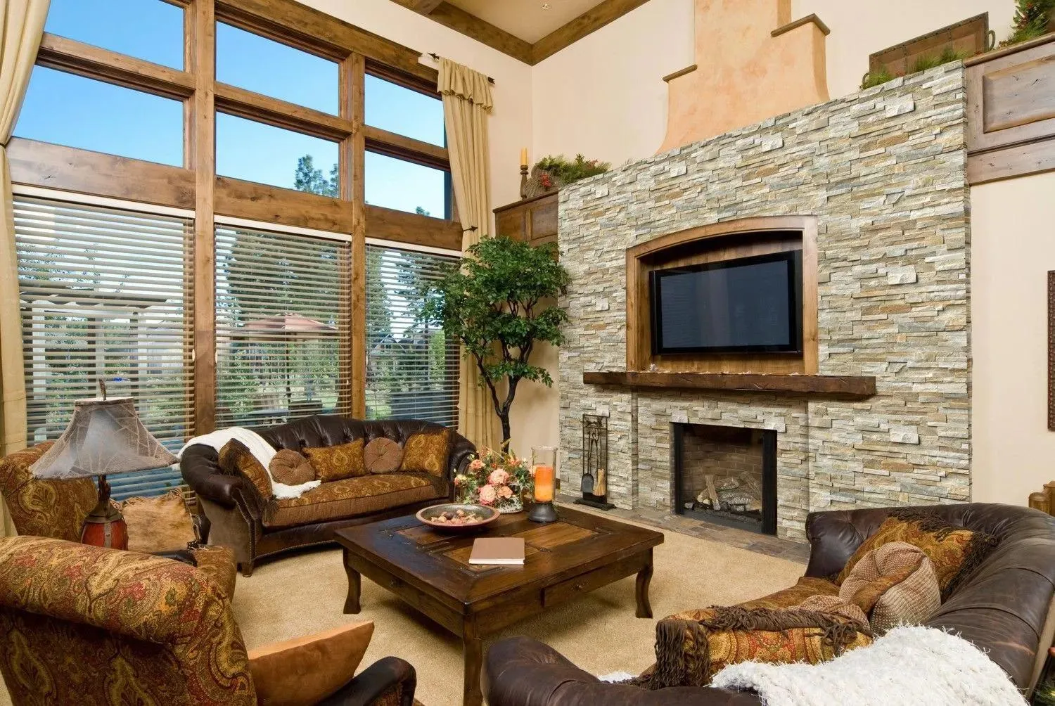 Golden Honey Splitface 6" x 24" (LPNLQGLDHON624) Stone Wall Tile