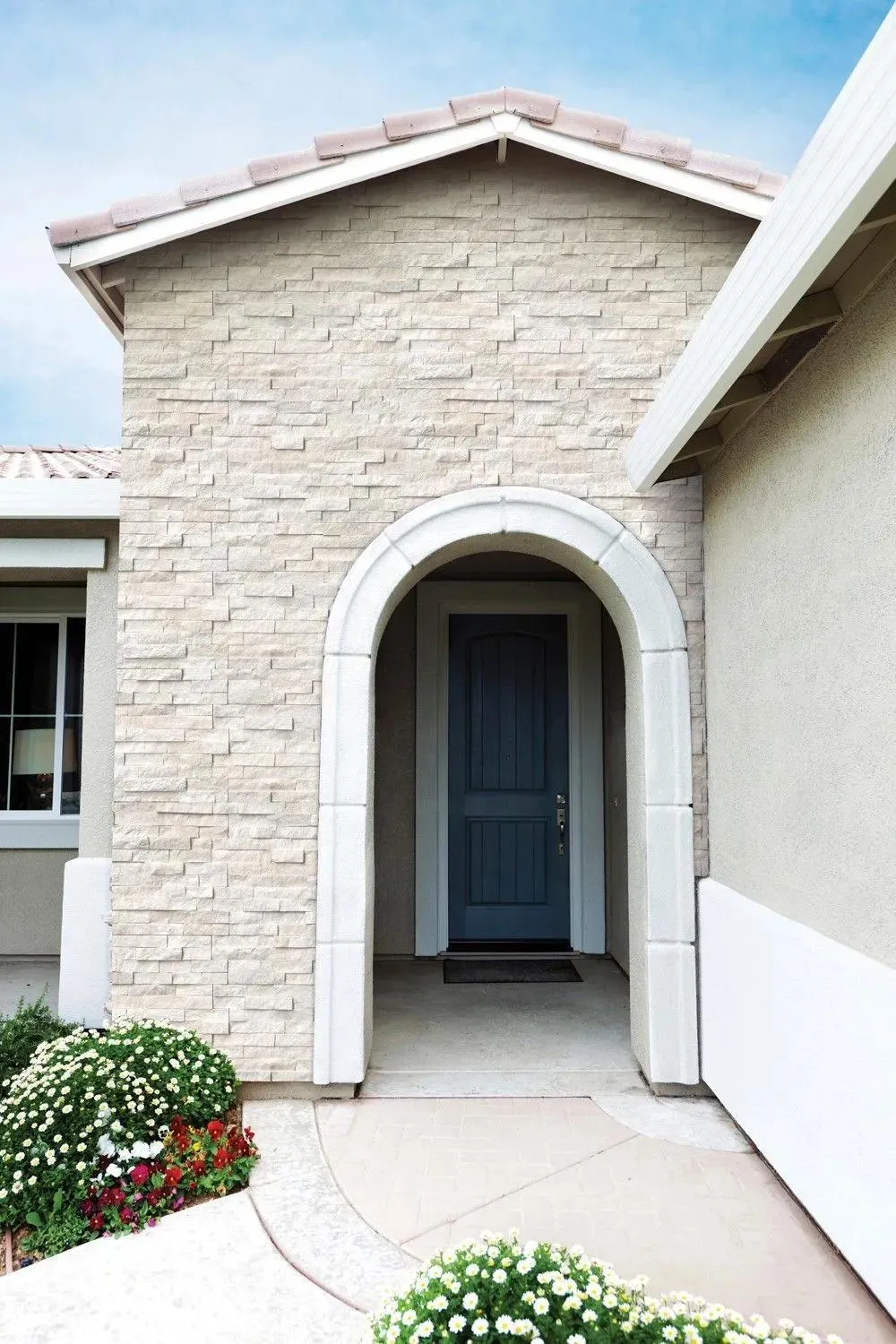 Arctic White-Cool Splitface 6" x 24" (LPNLQARCWHI624) Stone Wall Tile