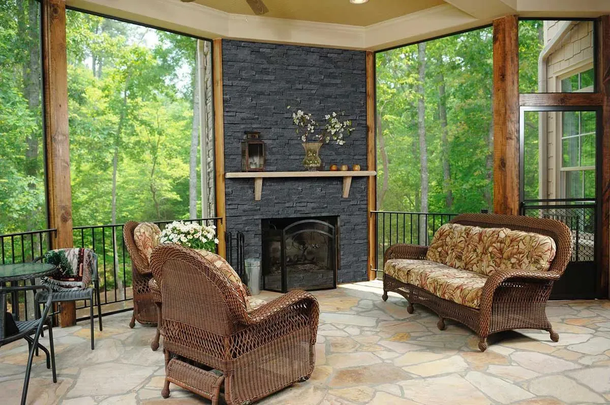 Coal Canyon Black Splitface 6" x 24" (LPNLQCOACAN624) Stone Wall Tile