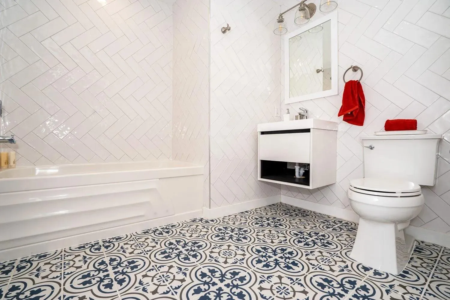 Urbano Pure White-Cool Glossy 4" x 12" (NURBPUR4X12) Contemporary Wall Tile