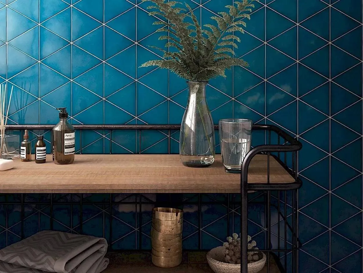 Scale Triangolo Electric Blue Glossy 4-1/2" x 5" (TR23822) Subway Wall Tile
