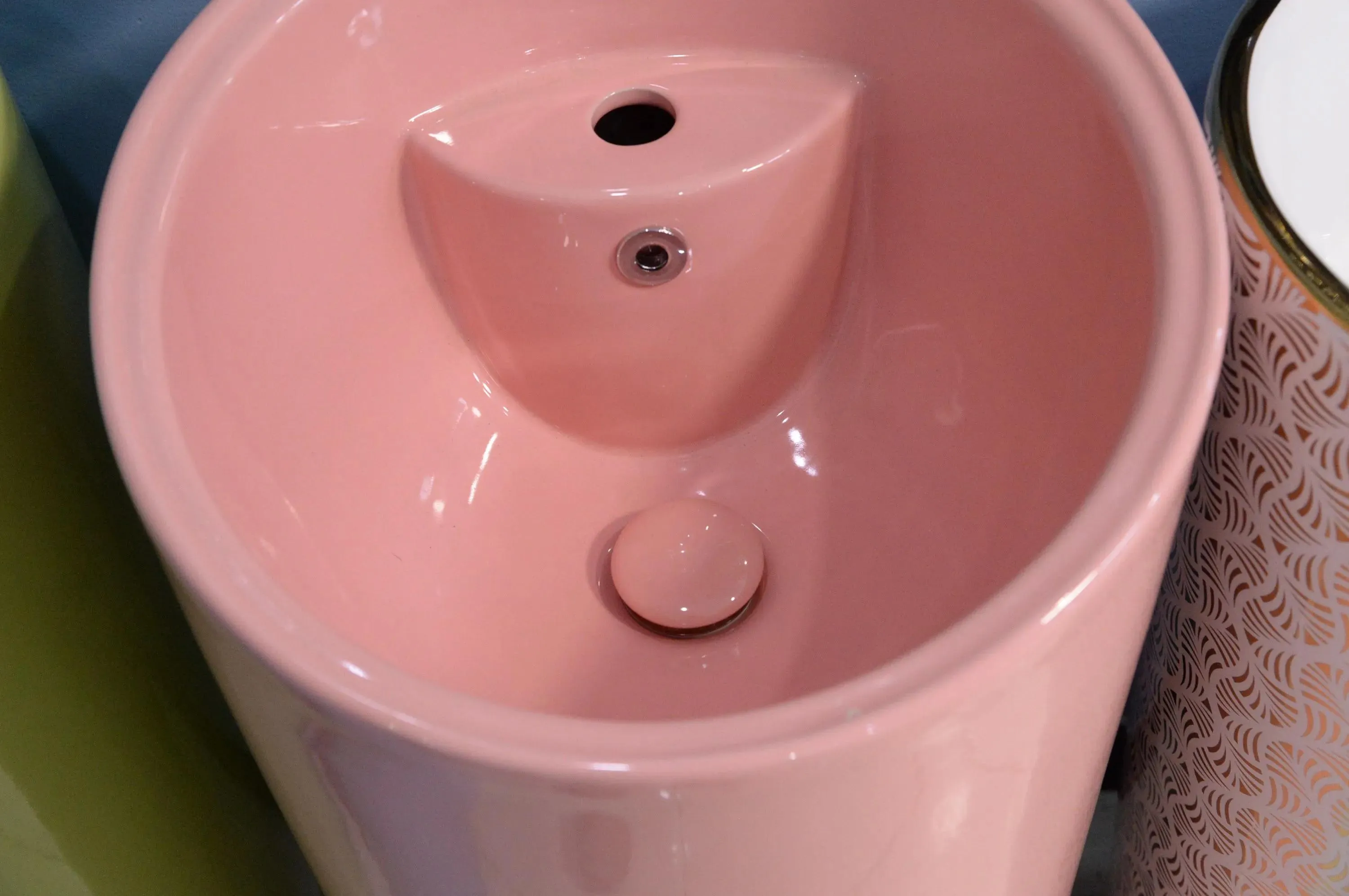 15.5” Ceramic Round Shape Pink Pedestal Sink
