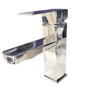  Single Hole Bathroom Sink Faucet in Chrome 