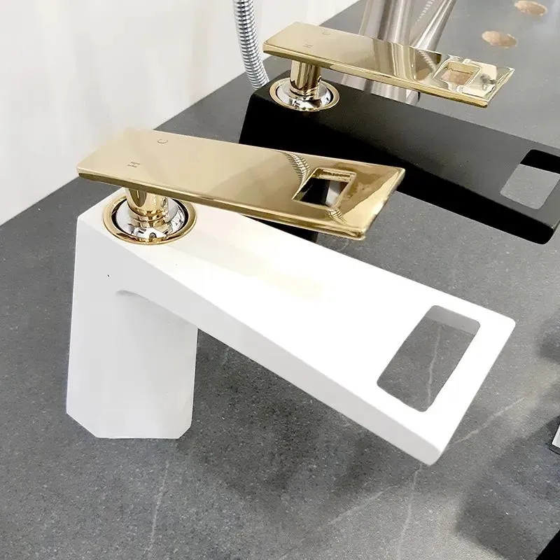 Single-Handle Sink Faucet (White/Gold)